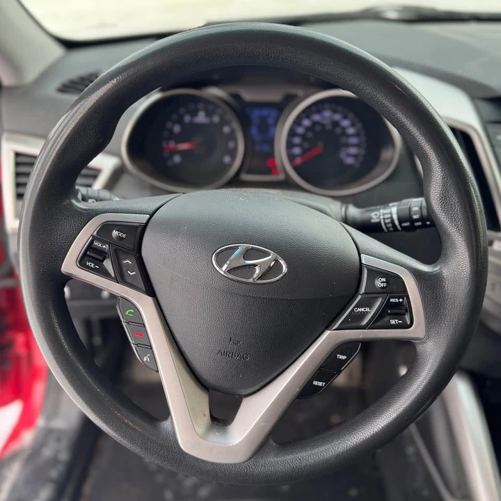 2012 Hyundai Veloster - Image 16 of 17