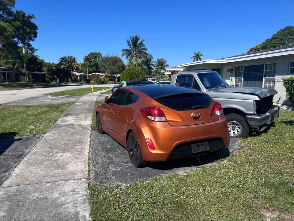 2012 Hyundai Veloster - Image 3 of 4