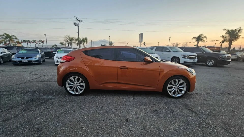 2012 Hyundai Veloster - Image 5 of 10