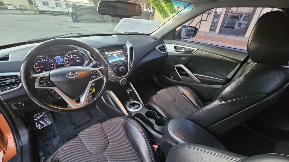 2012 Hyundai Veloster - Image 9 of 10