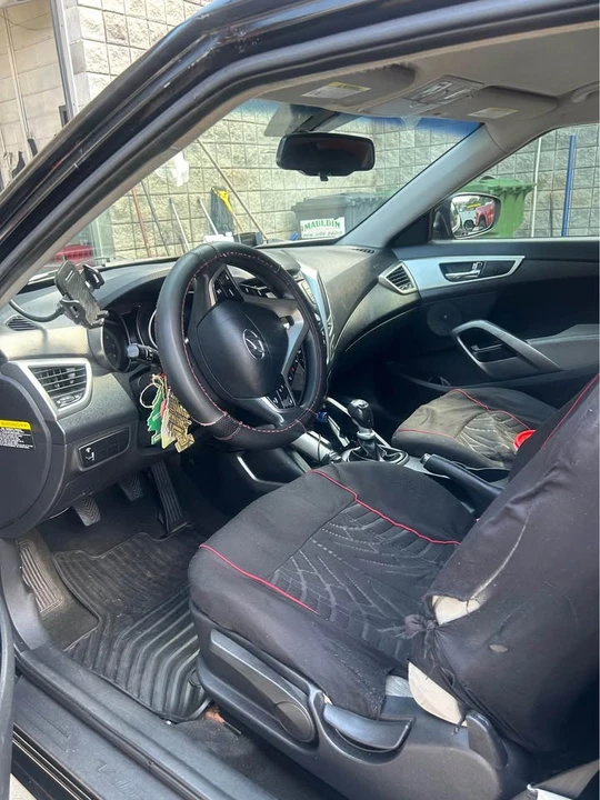 2012 Hyundai Veloster - Image 2 of 9