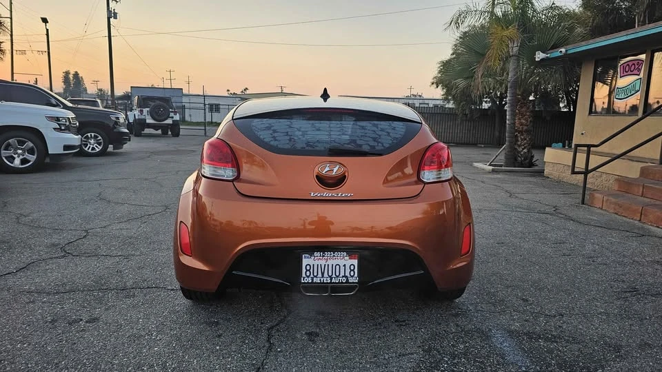 2012 Hyundai Veloster - Image 4 of 10