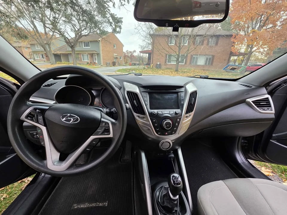 2012 Hyundai Veloster - Image 6 of 11