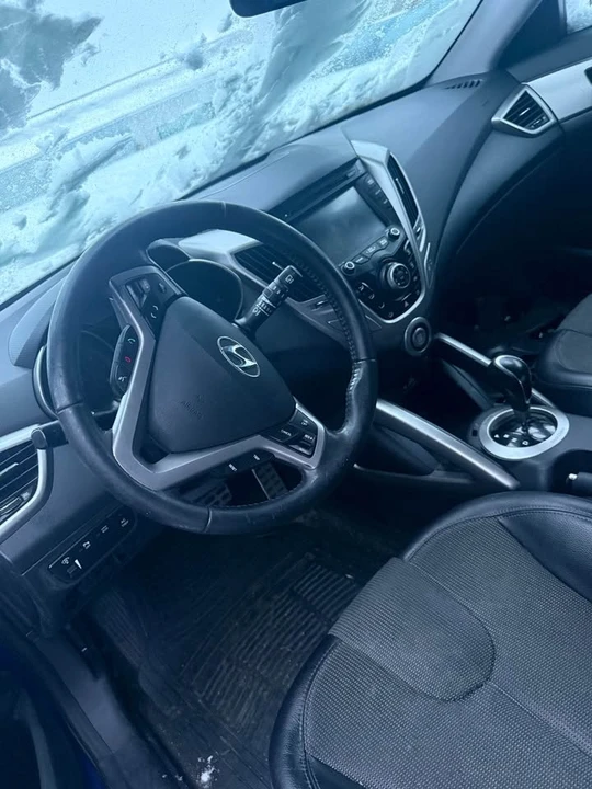 2012 Hyundai Veloster - Image 7 of 9