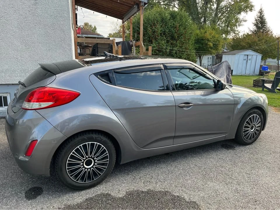 2012 Hyundai Veloster - Image 2 of 7