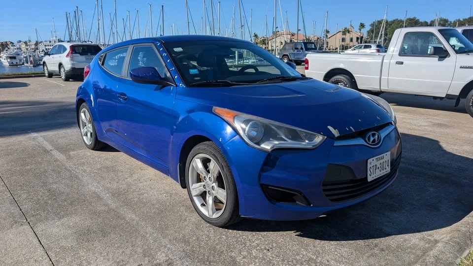 2012 Hyundai Veloster - Image 2 of 4