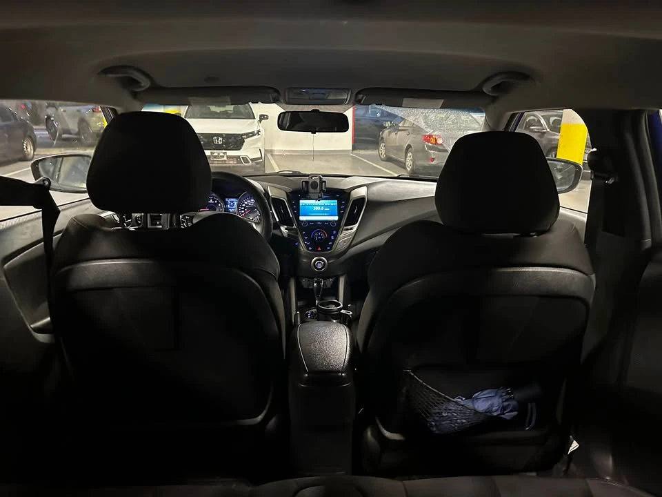 2012 Hyundai Veloster - Image 12 of 16