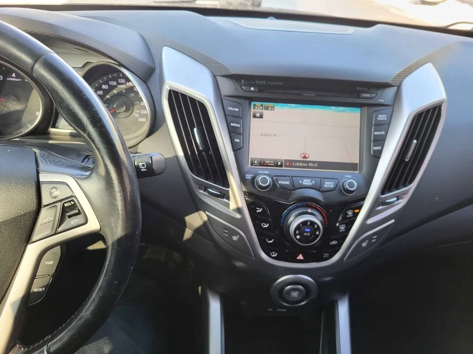 2012 Hyundai Veloster - Image 7 of 15