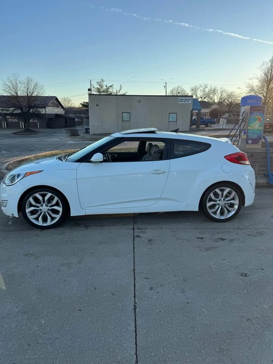 2012 Hyundai Veloster - Image 2 of 5
