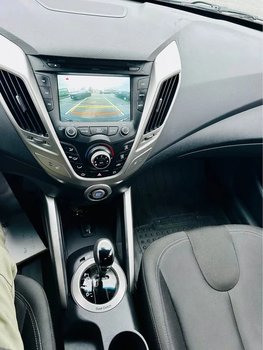 2012 Hyundai Veloster - Image 13 of 14