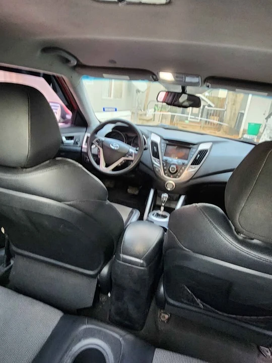 2012 Hyundai Veloster - Image 7 of 10