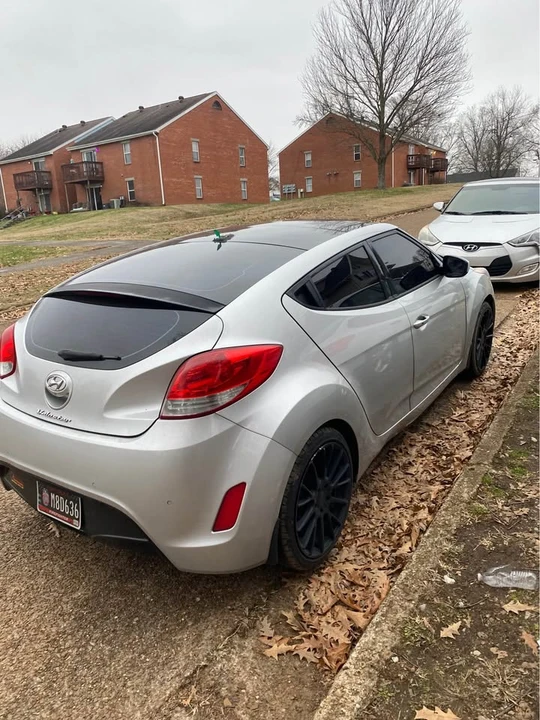 2012 Hyundai Veloster - Image 2 of 10