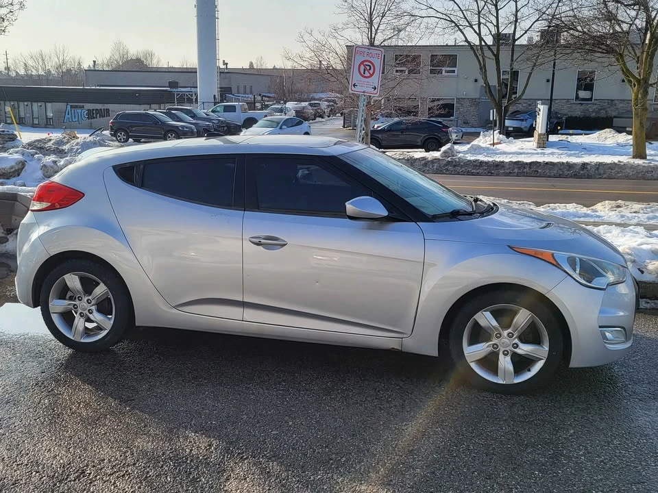2012 Hyundai Veloster - Image 4 of 15