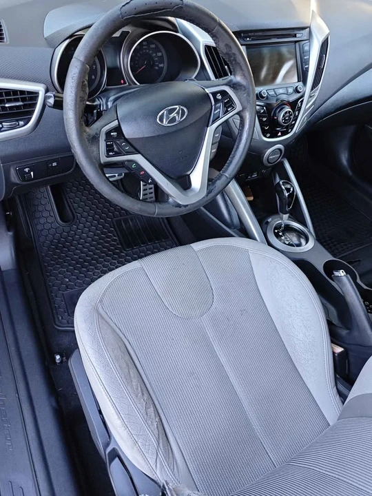 2012 Hyundai Veloster - Image 8 of 9