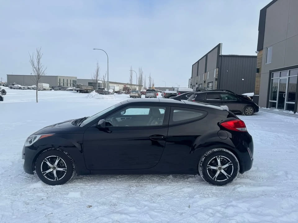 2012 Hyundai Veloster - Image 2 of 19