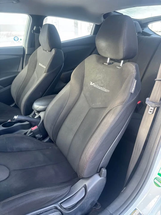 2012 Hyundai Veloster - Image 10 of 11