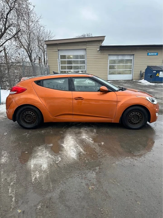2012 Hyundai Veloster - Image 4 of 11