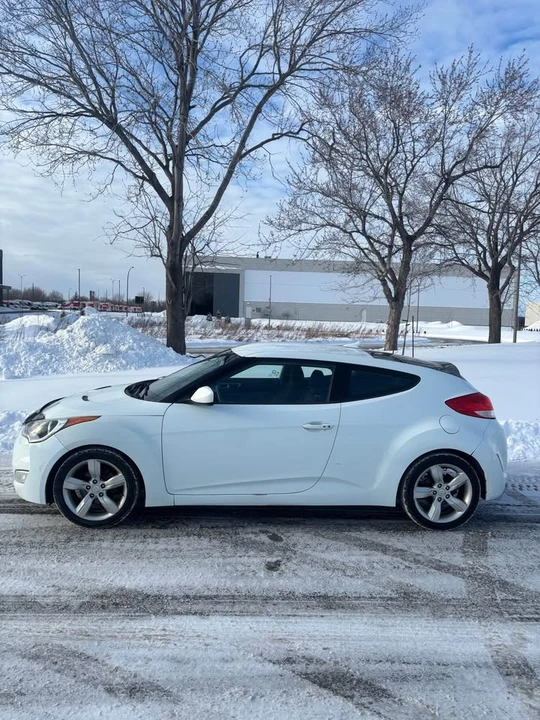 2012 Hyundai Veloster - Image 2 of 11