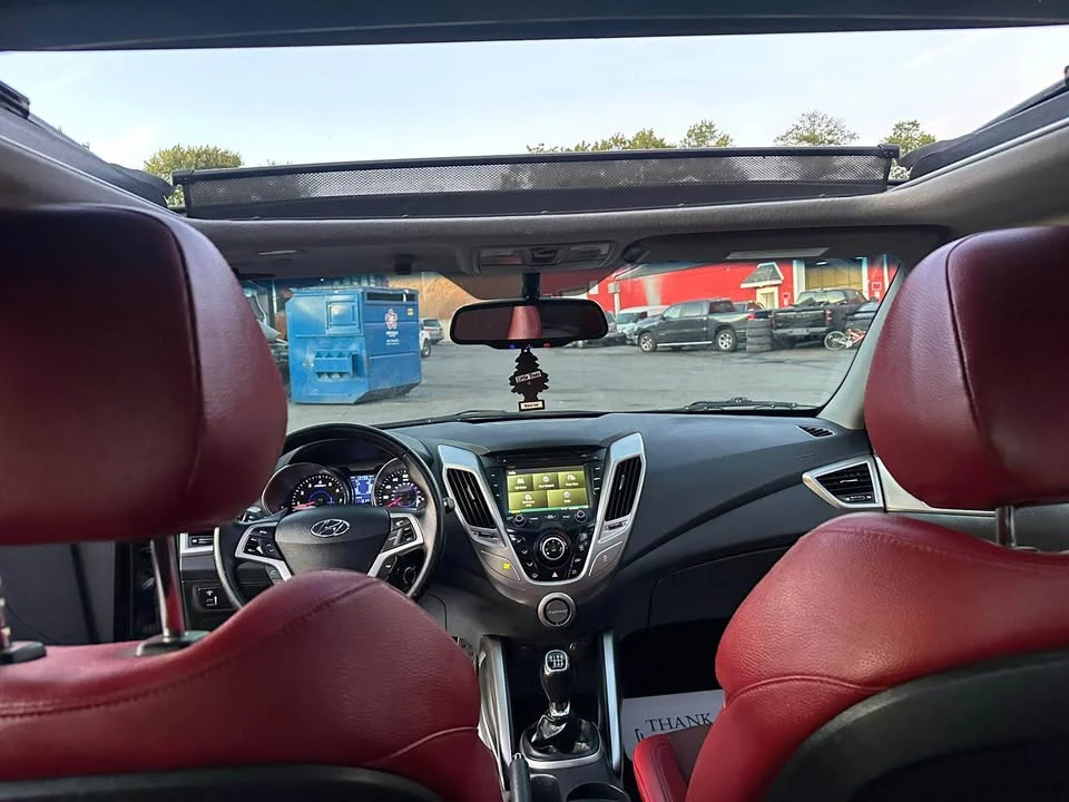 2012 Hyundai Veloster - Image 2 of 11