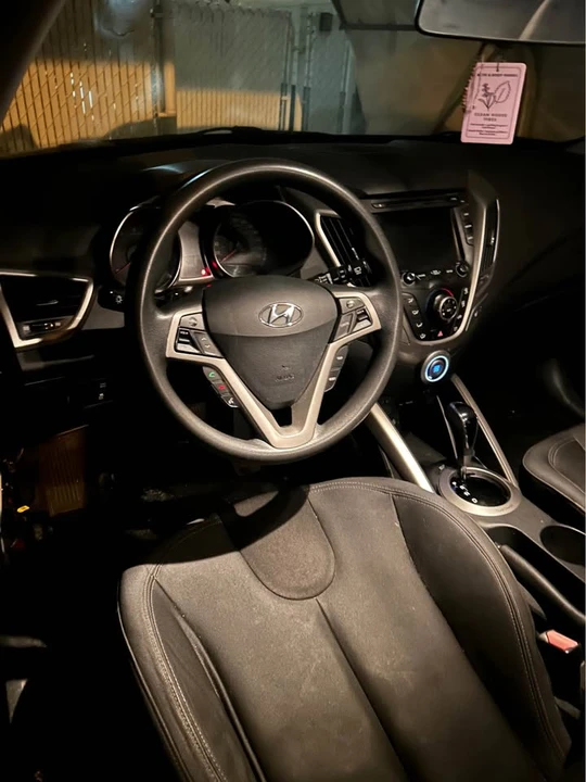 2012 Hyundai Veloster - Image 4 of 4