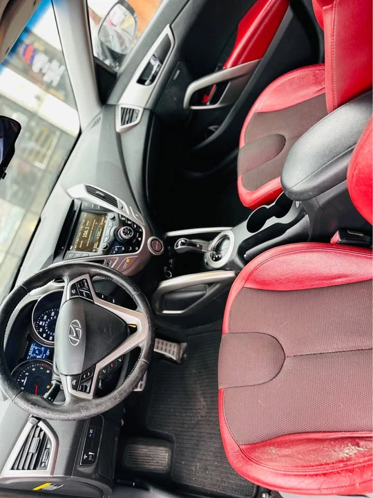 2012 Hyundai Veloster - Image 4 of 10