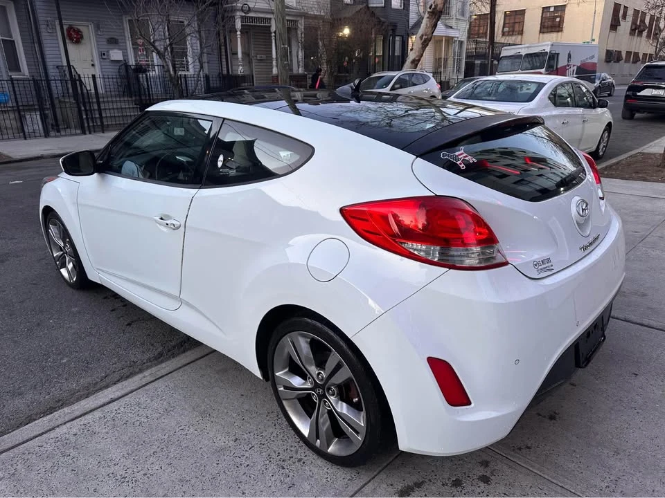 2012 Hyundai Veloster - Image 3 of 11