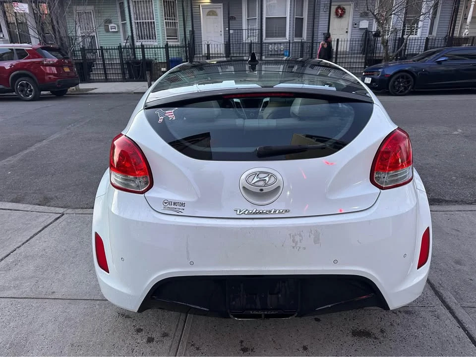 2012 Hyundai Veloster - Image 4 of 11
