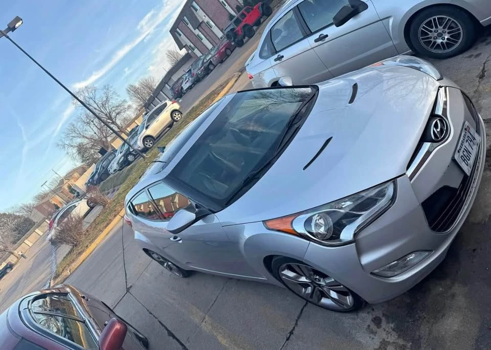 2012 Hyundai Veloster - Image 2 of 9