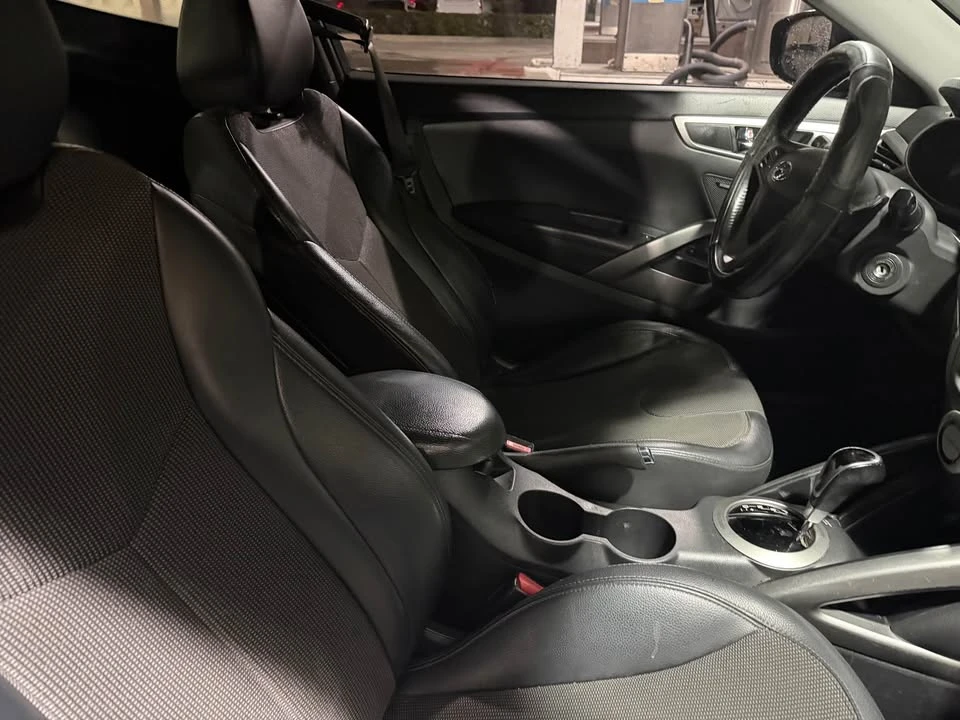 2012 Hyundai Veloster - Image 6 of 8