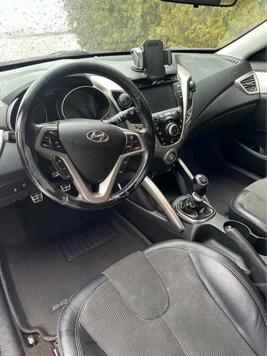 2012 Hyundai Veloster - Image 10 of 11