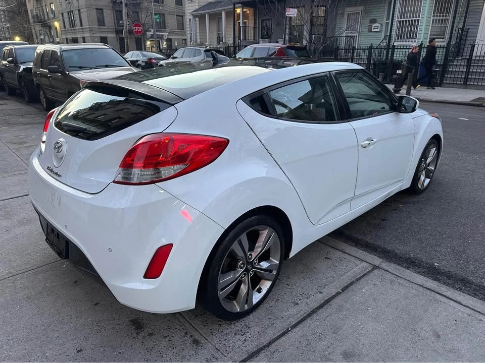 2012 Hyundai Veloster - Image 5 of 11