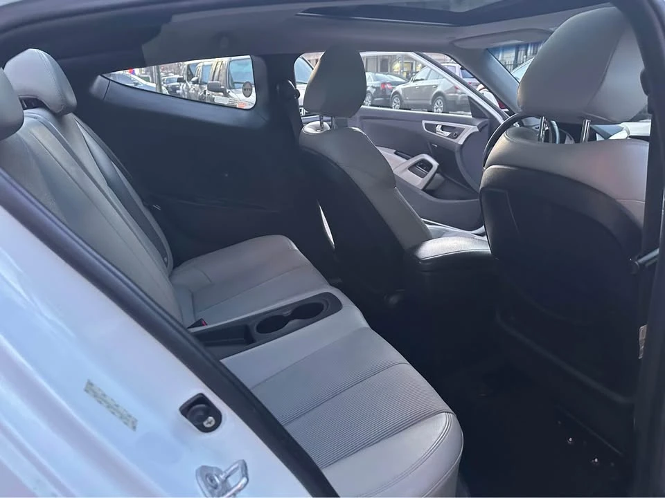 2012 Hyundai Veloster - Image 10 of 11