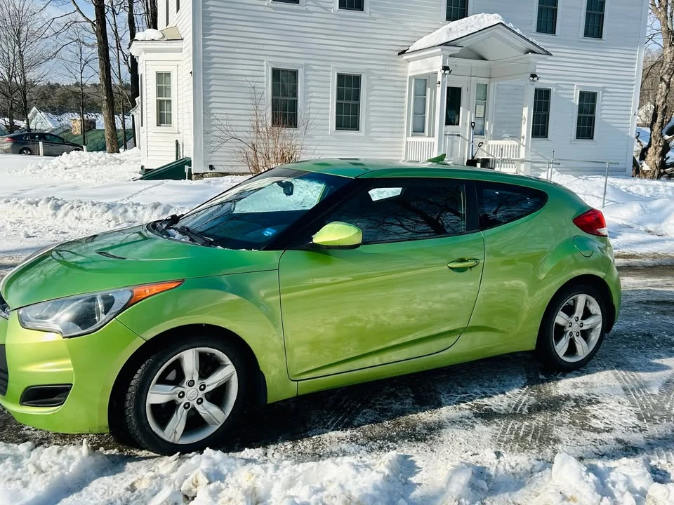 2012 Hyundai Veloster - Image 2 of 11