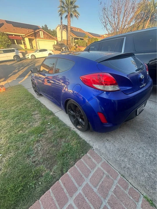 2012 Hyundai Veloster - Image 3 of 4