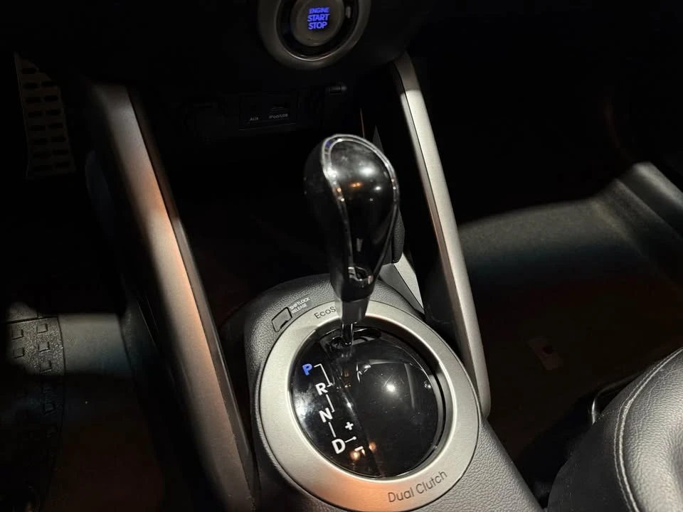 2012 Hyundai Veloster - Image 10 of 11