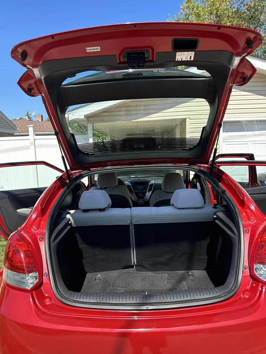 2012 Hyundai Veloster - Image 2 of 13