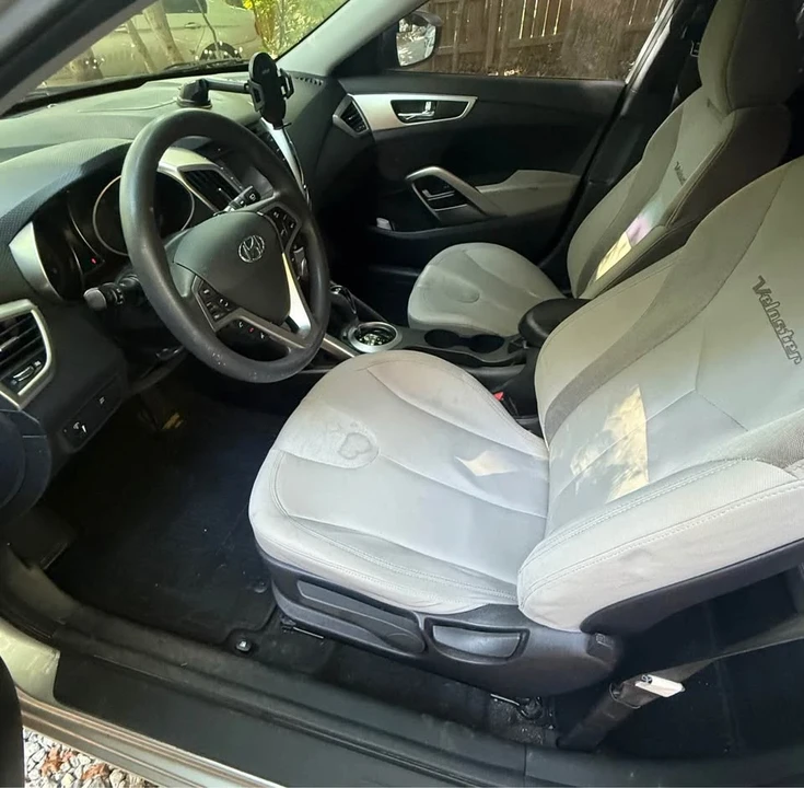 2012 Hyundai Veloster - Image 8 of 12