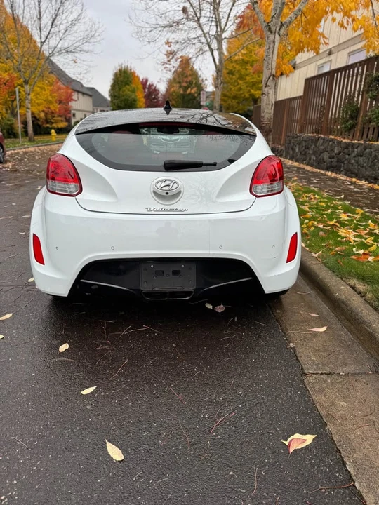 2012 Hyundai Veloster - Image 10 of 11