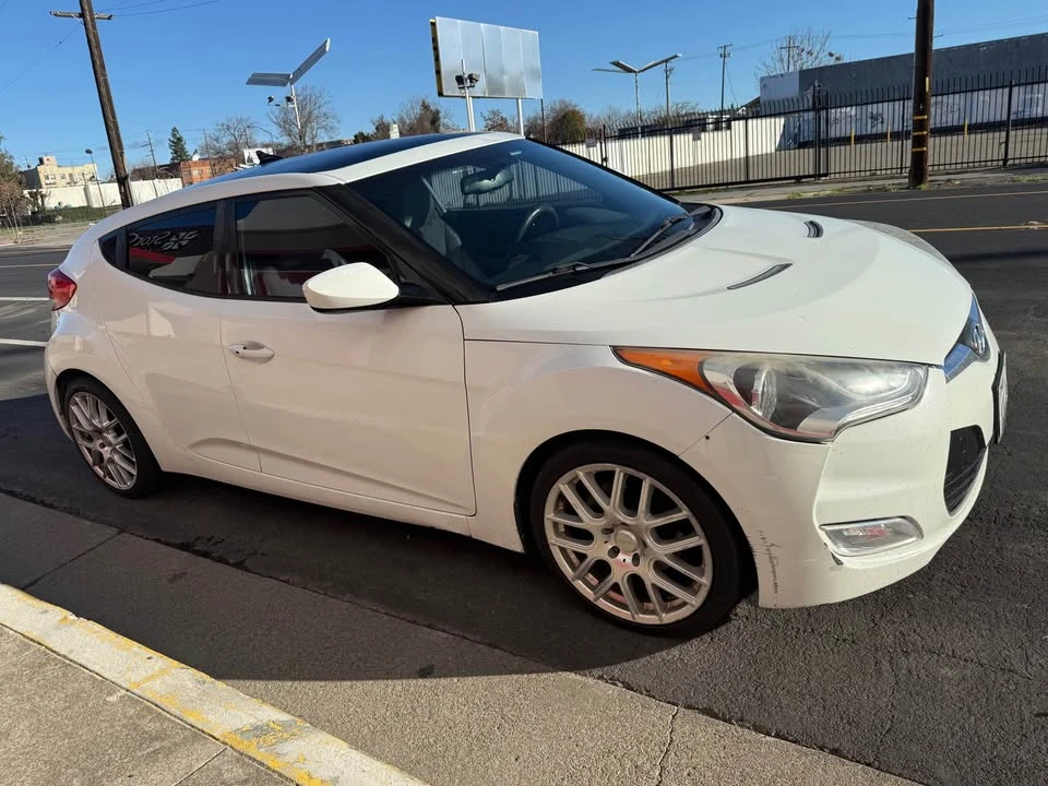 2012 Hyundai Veloster - Image 4 of 9