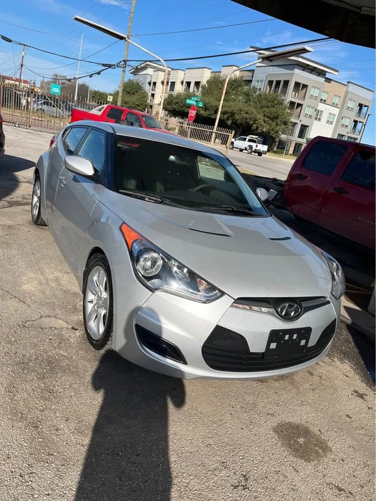 2012 Hyundai Veloster - Image 2 of 10