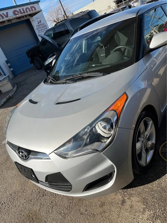 2012 Hyundai Veloster - Image 3 of 10
