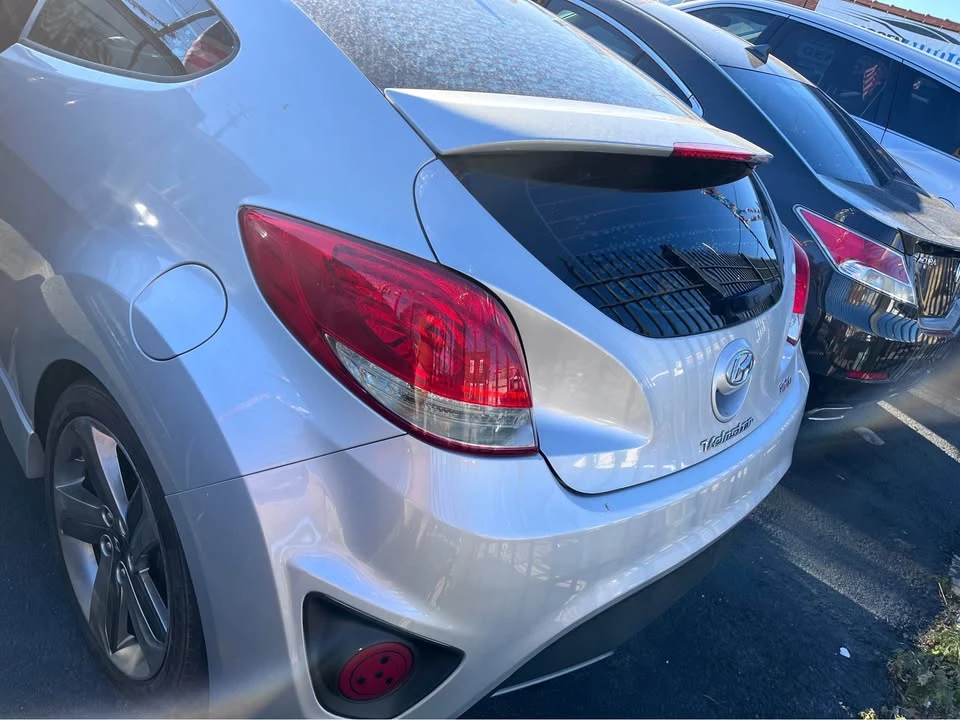 2012 Hyundai Veloster - Image 8 of 9