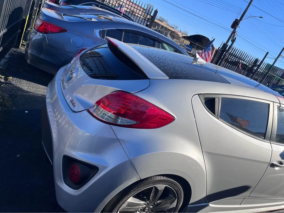 2012 Hyundai Veloster - Image 5 of 9