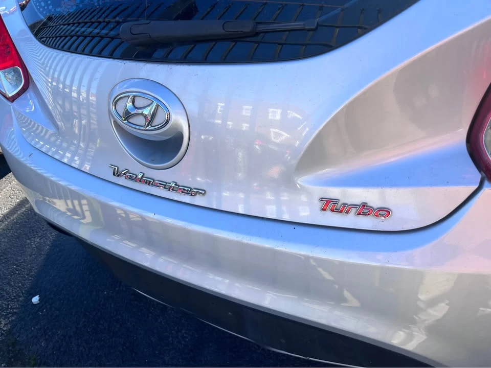 2012 Hyundai Veloster - Image 2 of 9
