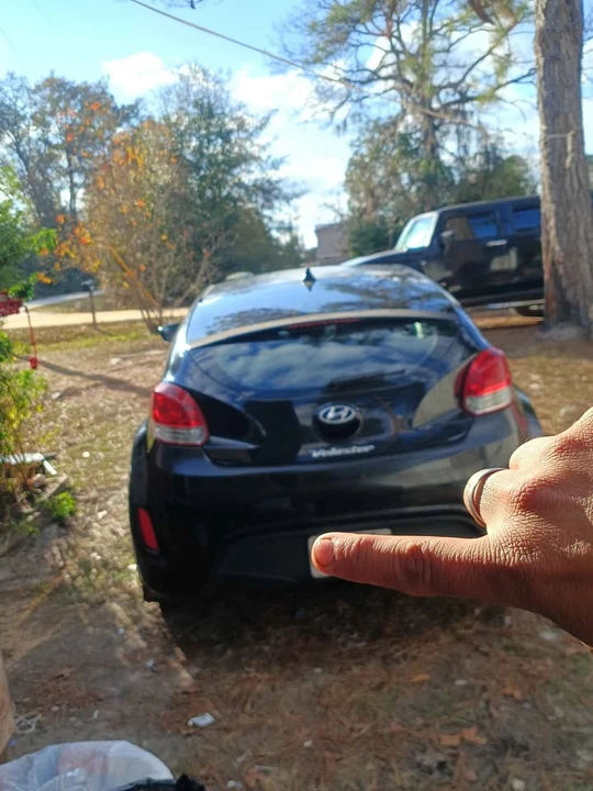2012 Hyundai Veloster - Image 2 of 3