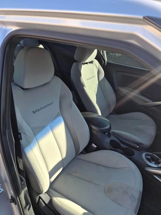 2012 Hyundai Veloster - Image 11 of 17