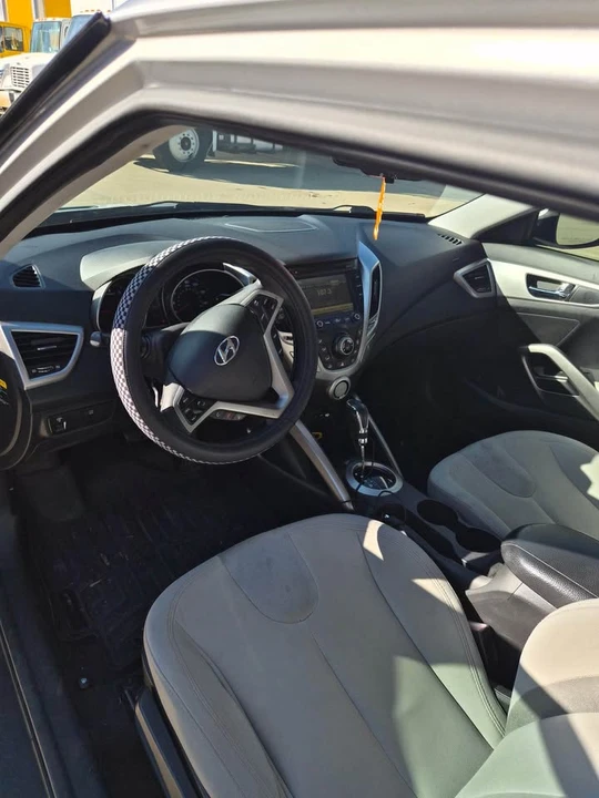 2012 Hyundai Veloster - Image 13 of 17