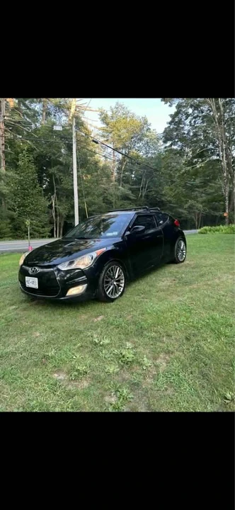 2012 Hyundai Veloster - Image 2 of 4