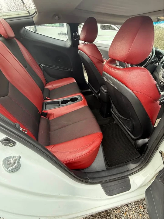 2012 Hyundai Veloster - Image 8 of 9