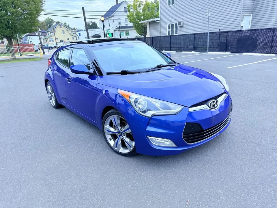 2012 Hyundai Veloster - Image 2 of 18